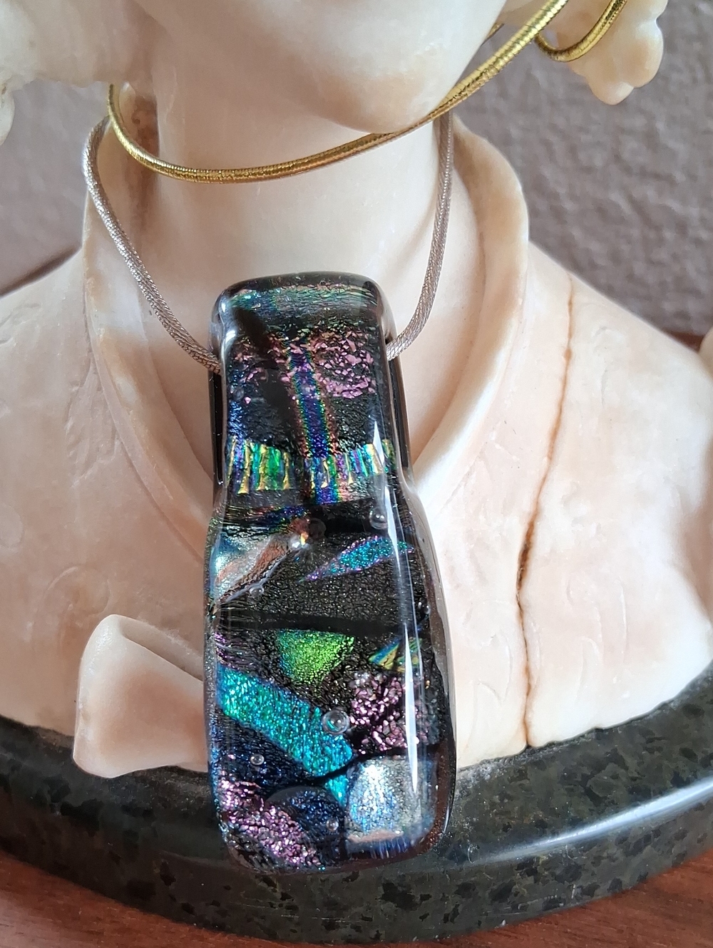 Multicolor Abstract Pendant Necklace